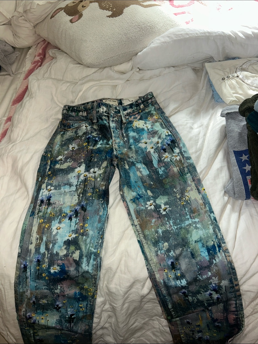 Artist-Print Women’s Jeans in Multi Blue Floral Wash